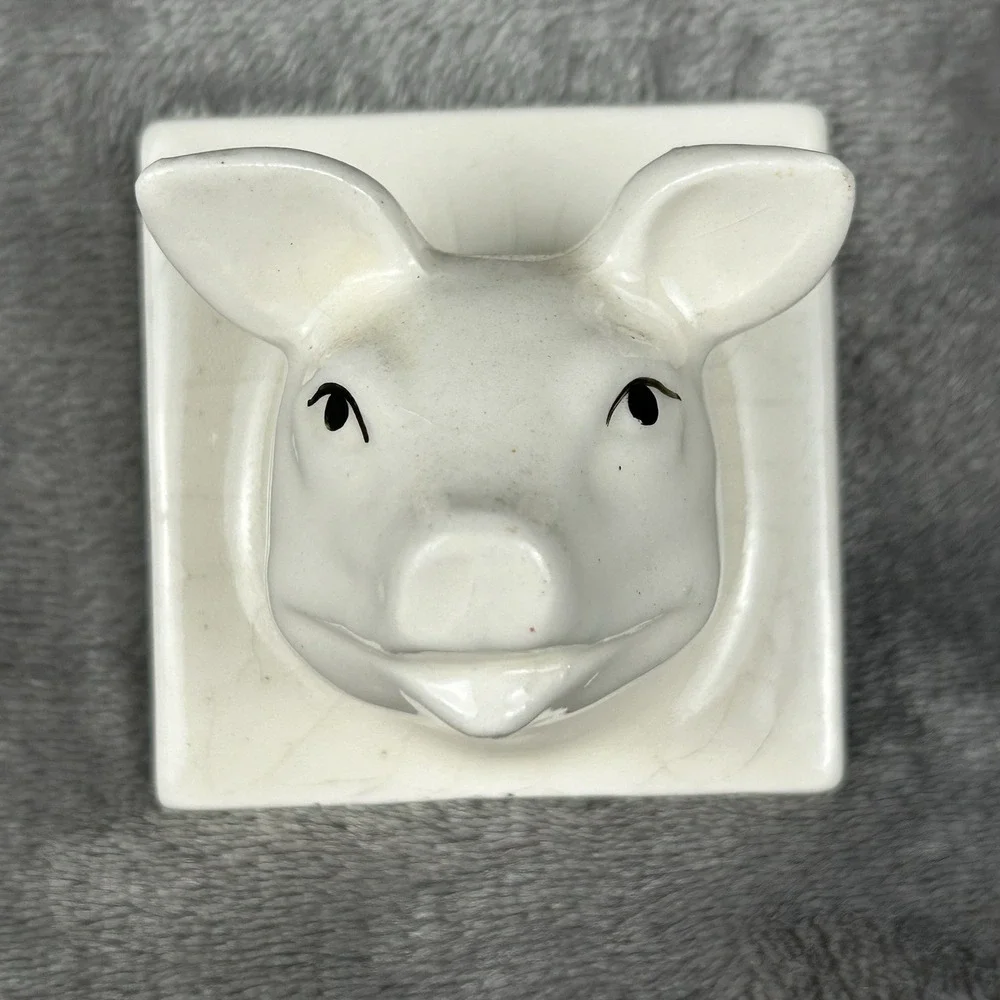 Vintage White Ceramic Pig Head Dish Towel Apron Holder Hanger Wall Mount Farm